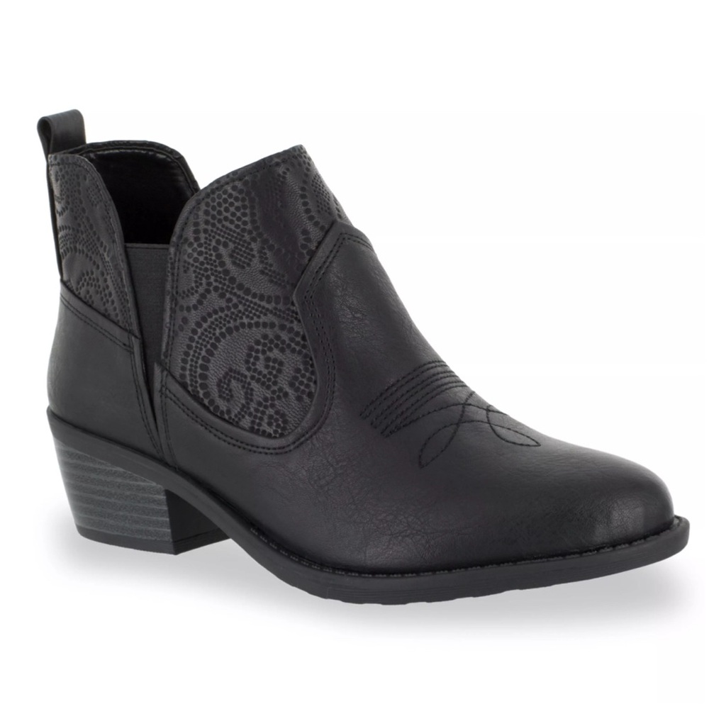 \Easy Street\ NWB Legend Ankle Boots